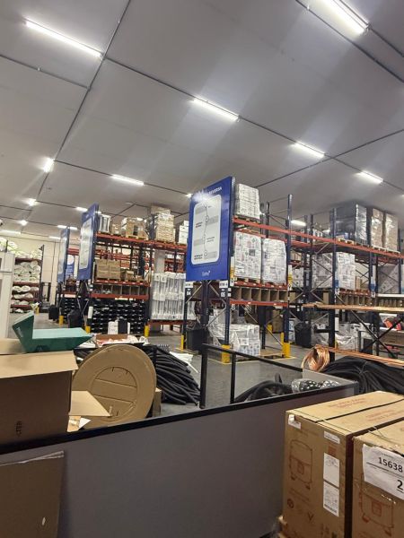 Iluminação Comercial e Industrial