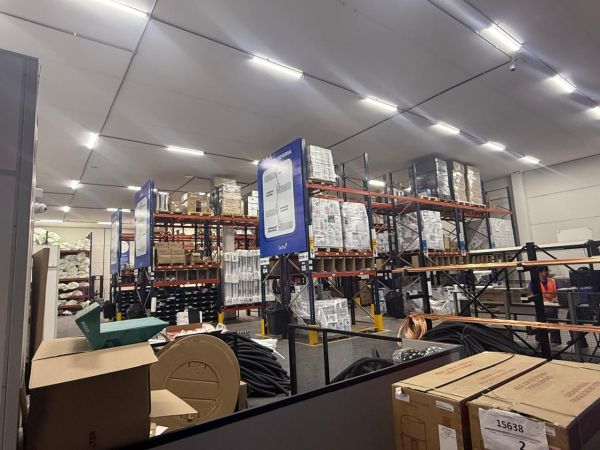 Iluminação Comercial e Industrial