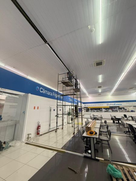 Iluminação Comercial e Industrial